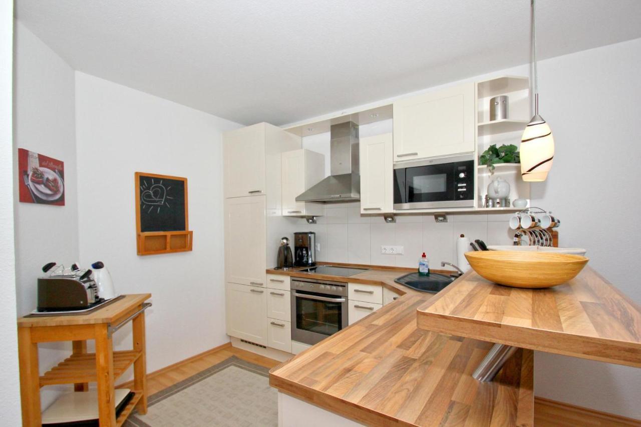 Hafennahe Ferienwohnung Mit Balkon Und Meerblick - Hafenhaeuser Wiek Wohnung 14 Wiek auf Rügen 外观 照片