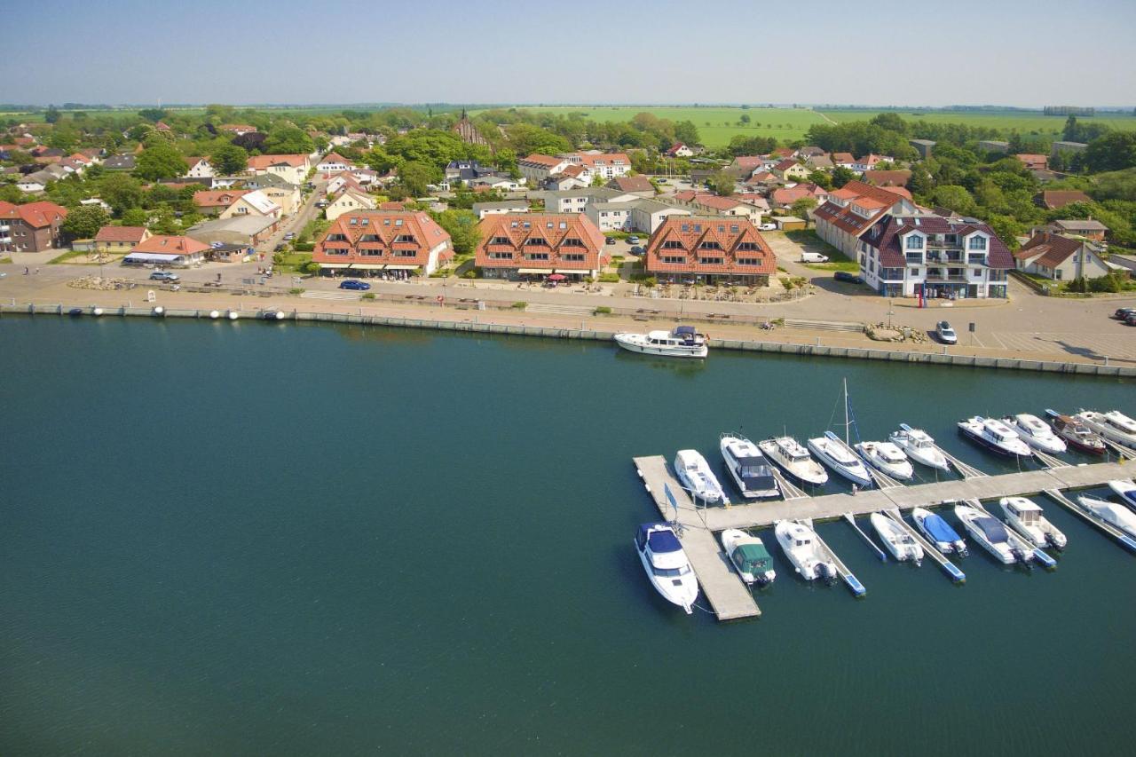Hafennahe Ferienwohnung Mit Balkon Und Meerblick - Hafenhaeuser Wiek Wohnung 14 Wiek auf Rügen 外观 照片